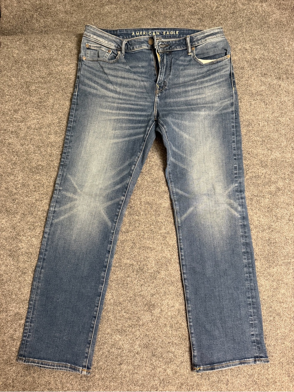 Levi's Slim Straight Jeans in Faded Blue Wash